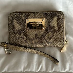 Michael Kors Wristlet